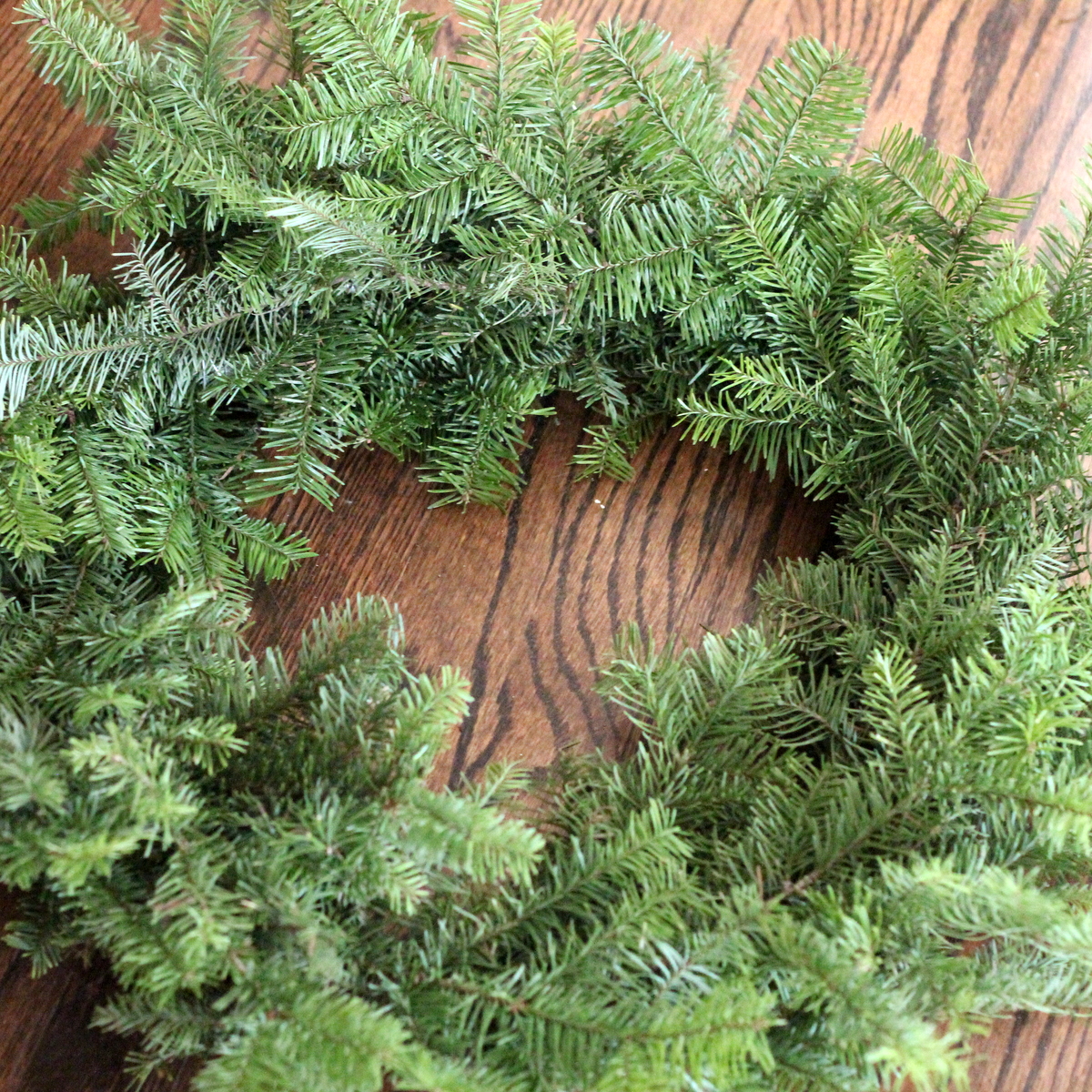 how to make a wreath in half an hour (for free!)