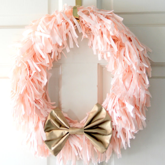 DIY spring wreath in pink and gold