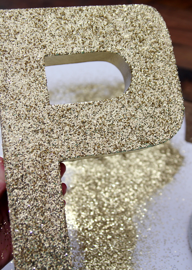 how to make a glitter covered monogram