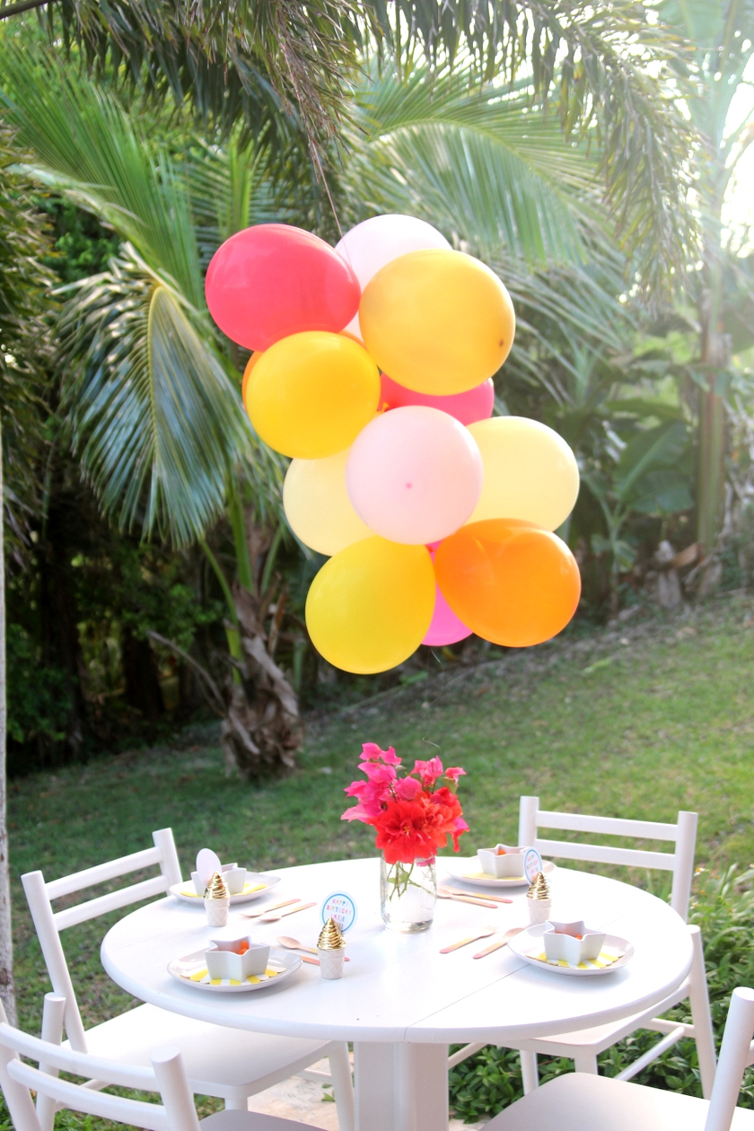 "mini birthday party" kid's table (put together in 45 minutes with on-hand supplies!)