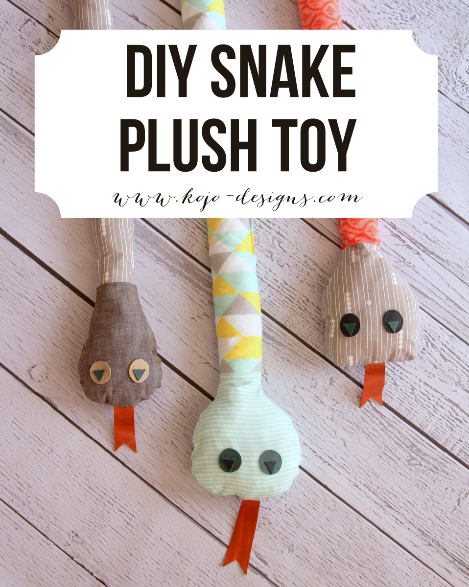 DIY snake plush toy- what a great gift idea (and so easy to make!)