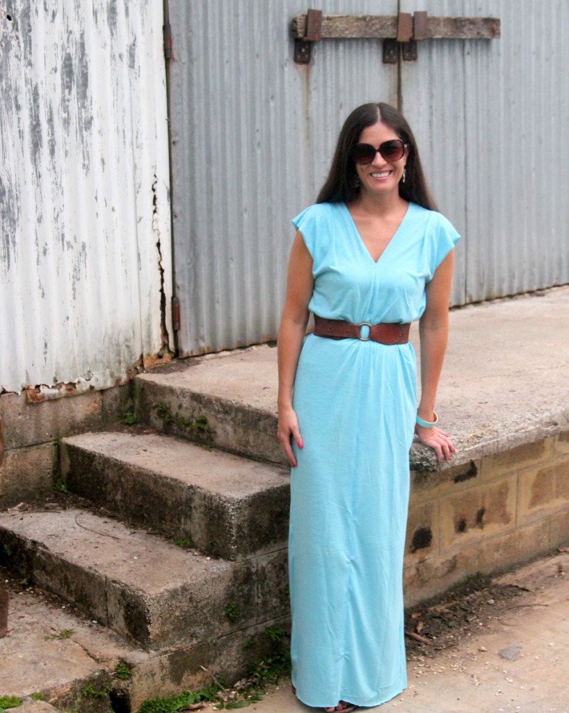 This maxi dress is the easiest sewing project ever- just four rectangles and a few lines of stitching!