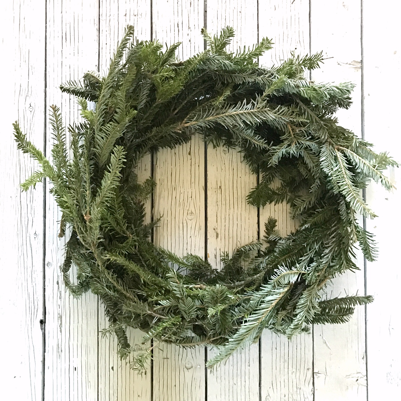 easiest DIY Christmas wreath