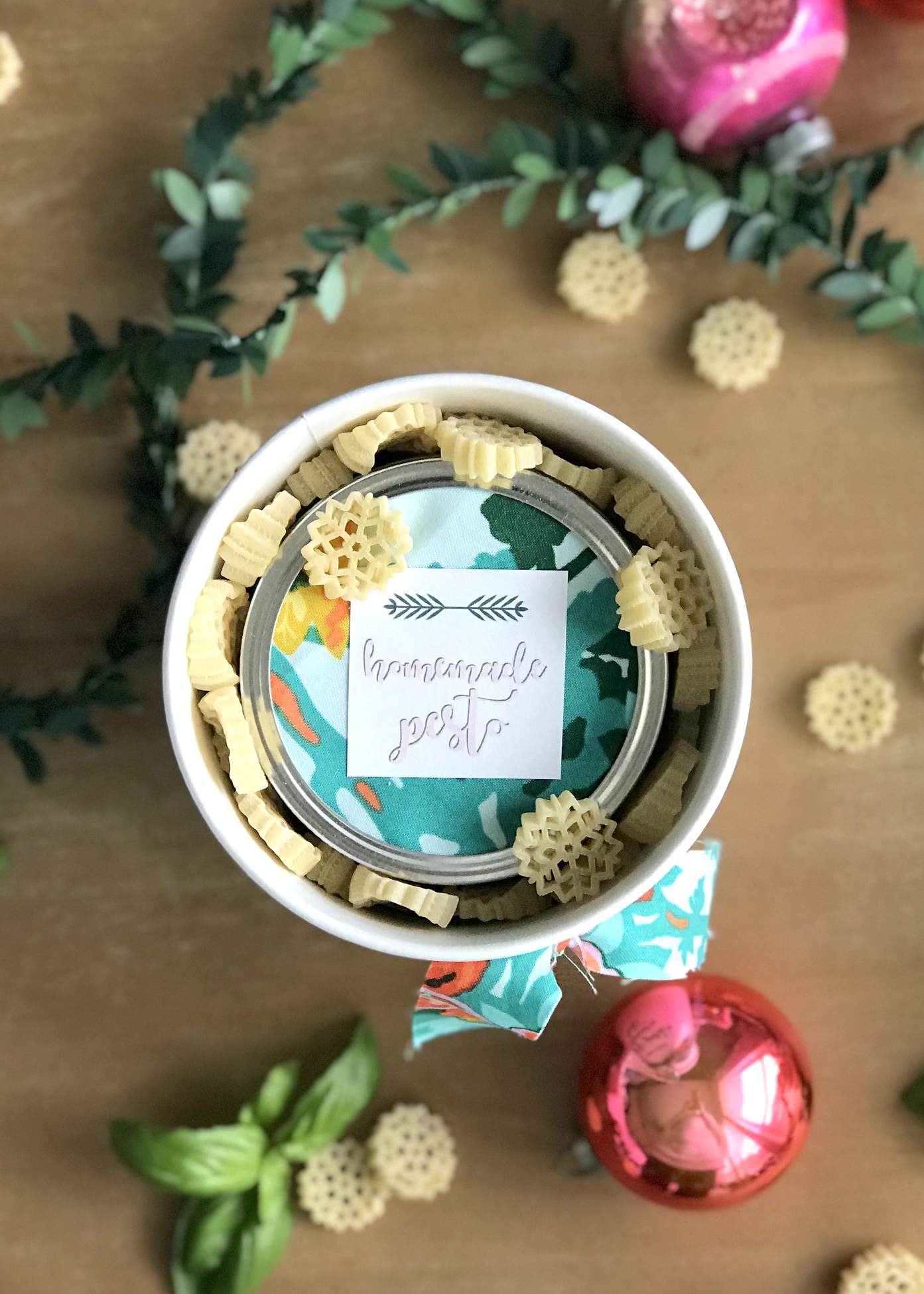 edible Christmas gift idea- pesto pasta dinner kit