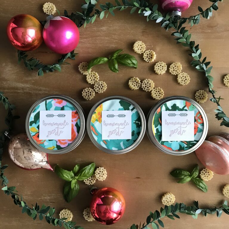 edible christmas gift idea- pesto pasta dinner kits