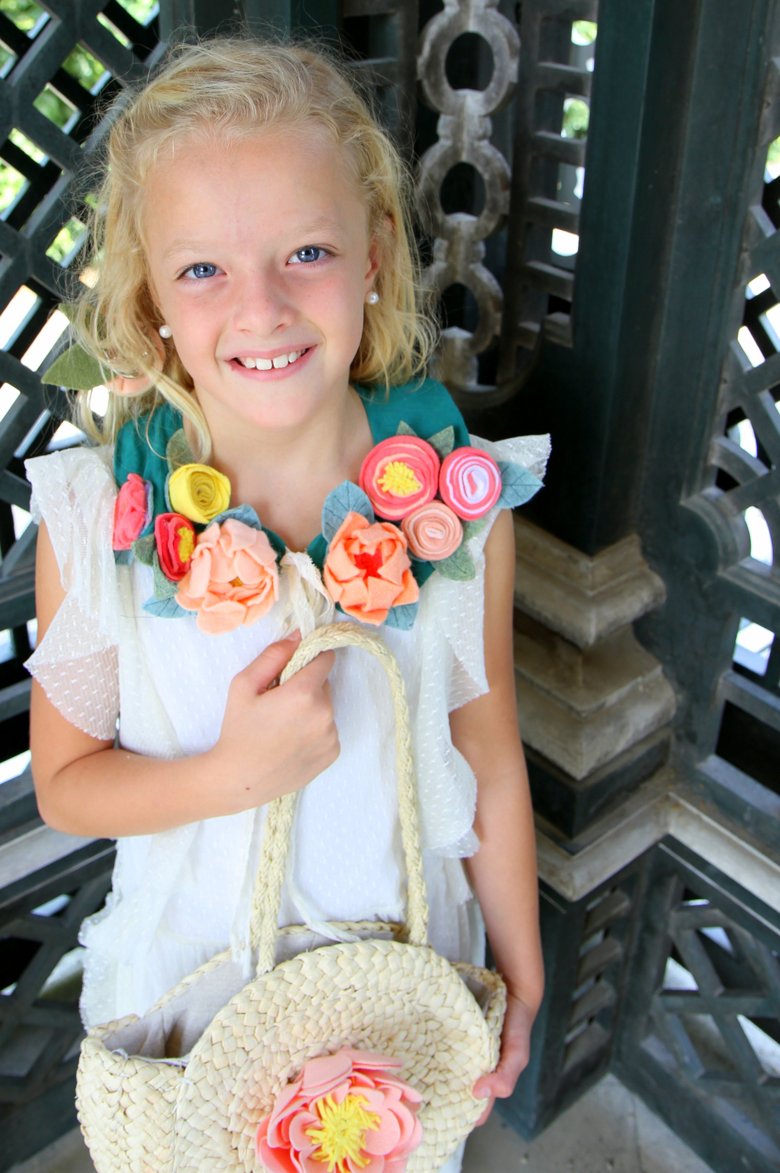 the prettiest felt flower collar necklace- and how to make one!