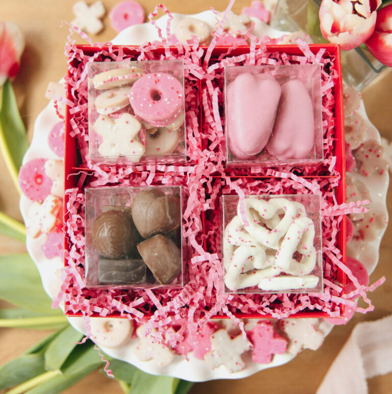 mini Valentine’s Day treat boxes