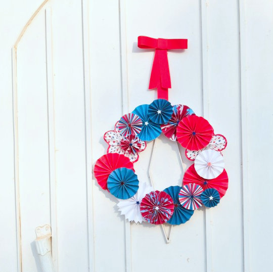 red (white and blue) tutorial- patriotic pinwheel wreath