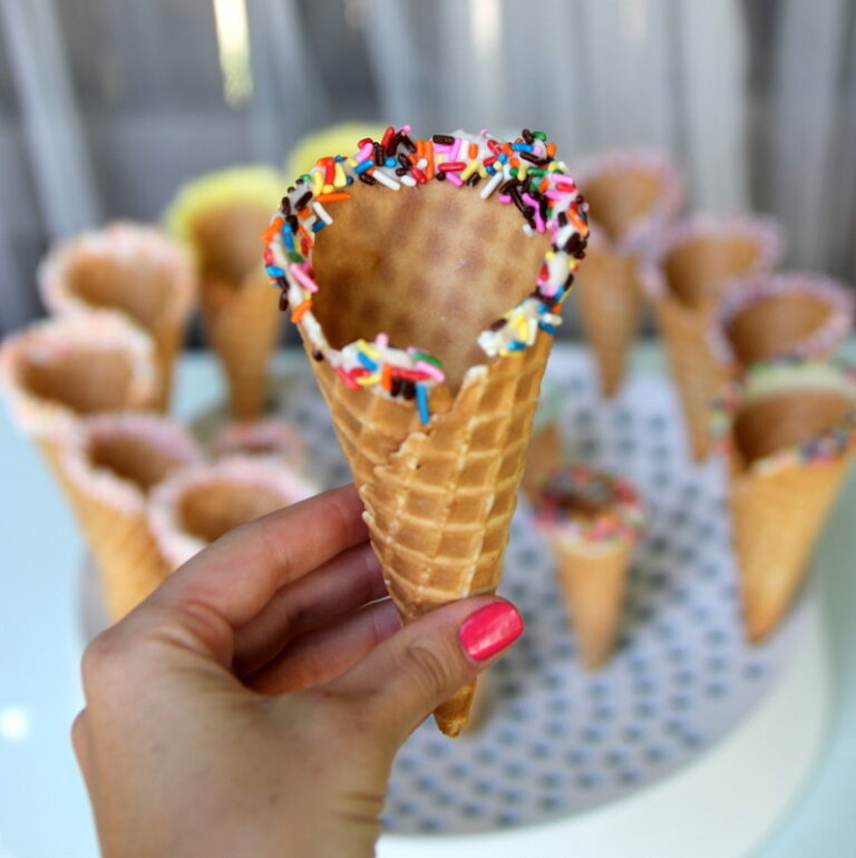 how to make a rainbow of dipped ice cream cones