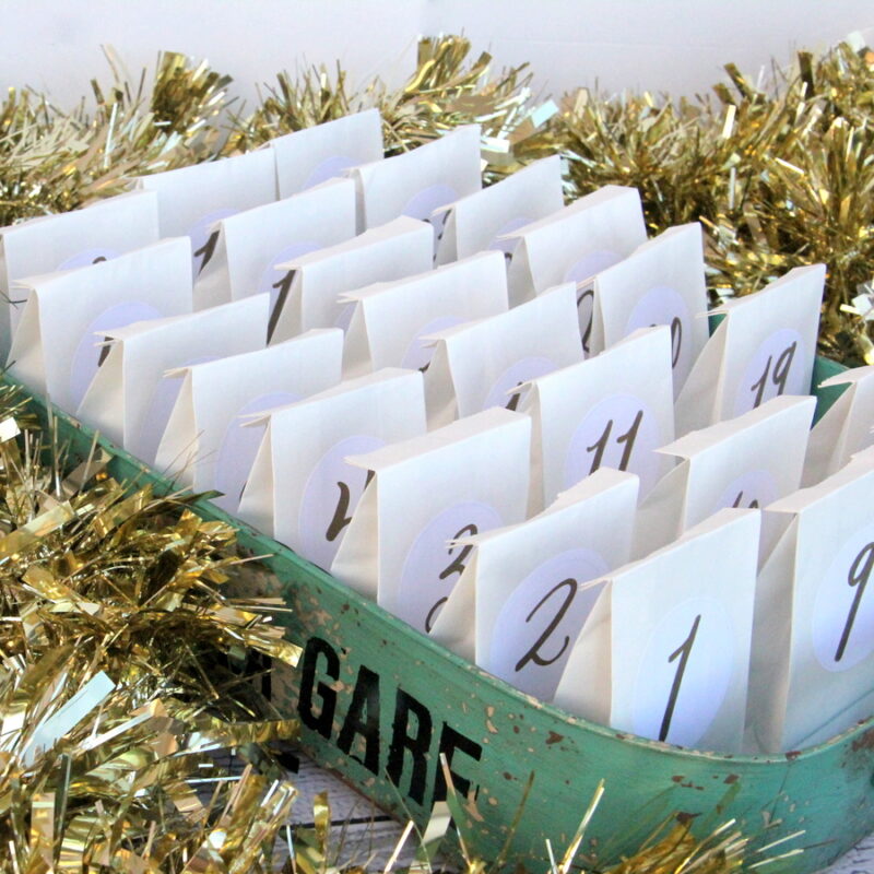 the simplest-ever advent calendar (make a countdown using bags, free printable labels, and a tray)