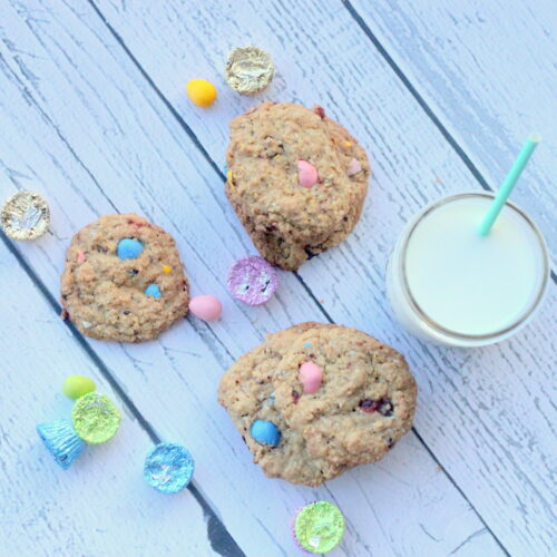 Looking for the perfect Easter treat (or just a great way to use up a pile of Easter candy)? Look no further than these loaded Easter candy oatmeal cookies!