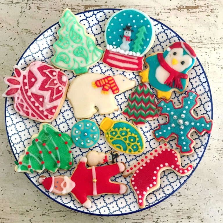 how to make the best decorated sugar cookies (decorating tips from a pro!)