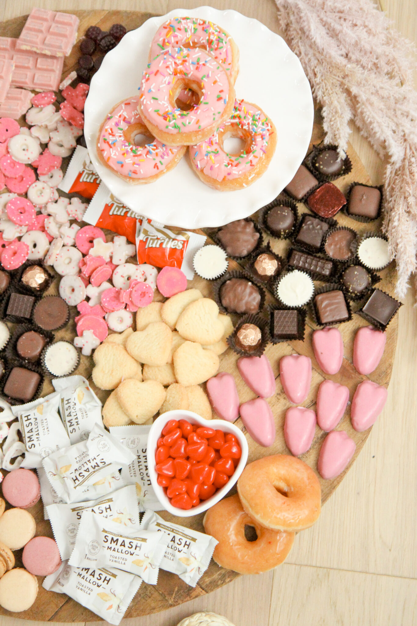 valentine’s day dessert charcuterie board (and a list of treat ideas)